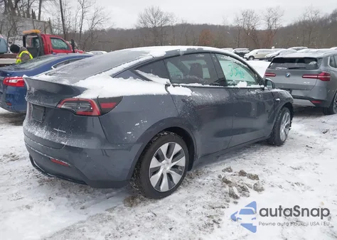 2022 Tesla Model Y Long Range Dual Motor All-Wheel Drive z USA, uszkodzony, nr VIN 7SAYGDEE0NF382309